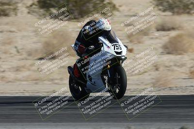 media/Dec-07-2025-CVMA (Sun) [[3e7d2de5dc]]/Race 8-Middleweight Shootout/